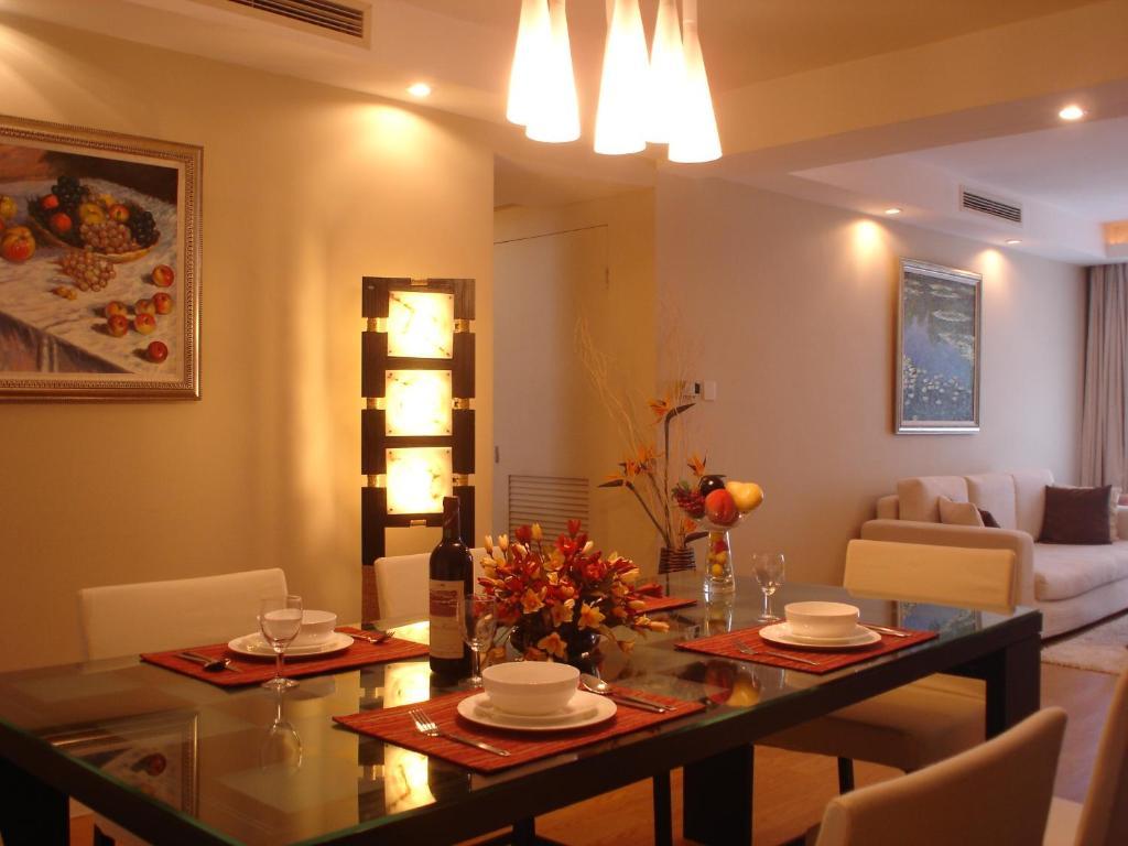 Huntington Terrace Shanghai Room photo